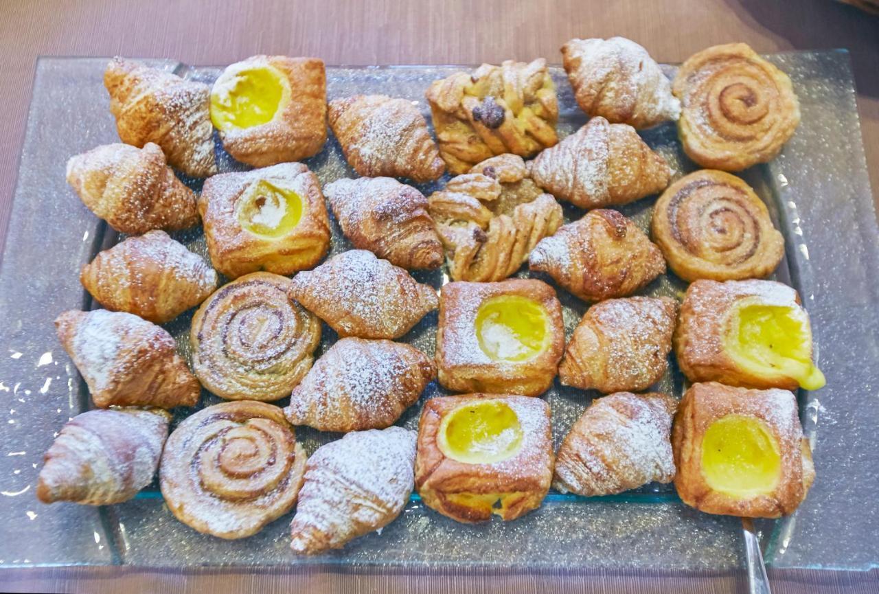 Domki Czarny Gron Rzyki Buitenkant foto